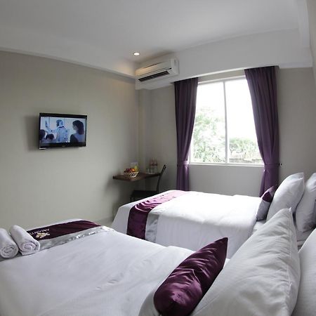 Amantis Hotel Demak Exterior photo