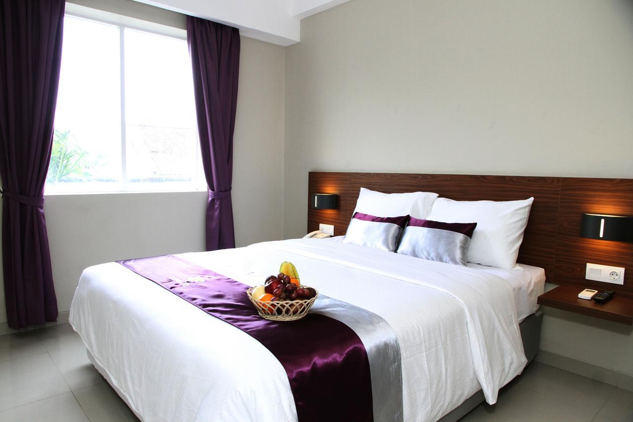 Amantis Hotel Demak Exterior photo